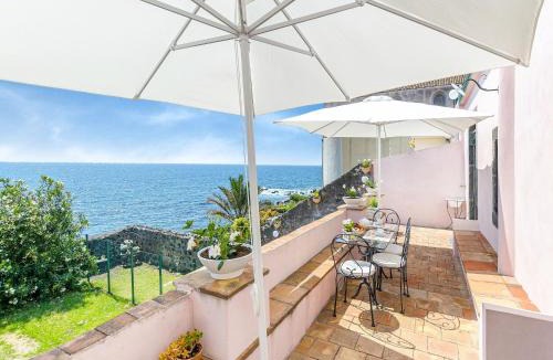 Santa Tecla House | Holiday Home in Santa Tecla near Etna Beach