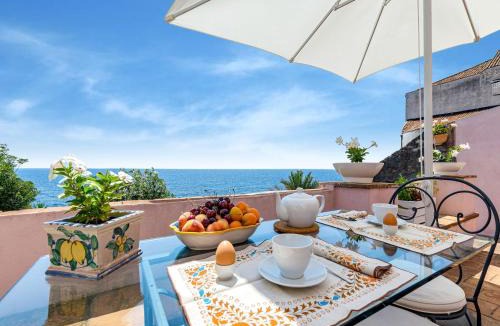 Santa Tecla House | Holiday Home in Santa Tecla near Etna Beach