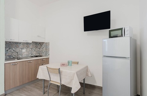 Mazara del Vallo Apartment | Holiday Home 'La Perla Di Mare - Giada' with Shared Pool, Wi-Fi and Air Conditioning