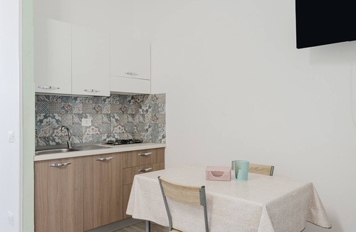 Mazara del Vallo Apartment | Holiday Home 'La Perla Di Mare - Giada' with Shared Pool, Wi-Fi and Air Conditioning