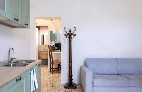 San Leonardo House | Holiday Home 'L'ulivo Di Alice' with Shared Terrace and Wi-Fi