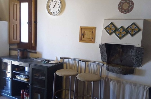 Biancavilla House | Holiday Home 'La Dependance Etna' with Private Garden and Wi-Fi