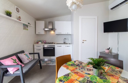 Pozzallo House | Holiday Home "La Dimora della Luna" with Sea View, Terrace and Wi-Fi