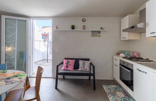 Pozzallo House | Holiday Home "La Dimora della Luna" with Sea View, Terrace and Wi-Fi