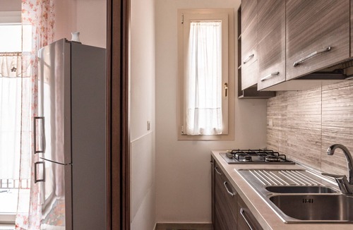 Licata House | Holiday Home 'La Maison Du Port' with Balcony, Wi-Fi and Air Conditioning