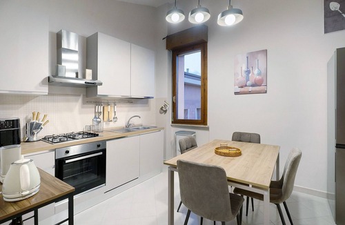 Avellino House | Holiday Home 'La Tana Del Lupo' with Mountain View, Wi-Fi and Air Conditioning