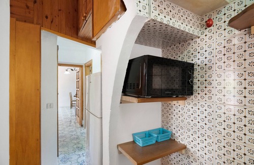 Lacco Ameno House | Holiday Home 'Lamia Resi' with Private Garden and Air Conditioning