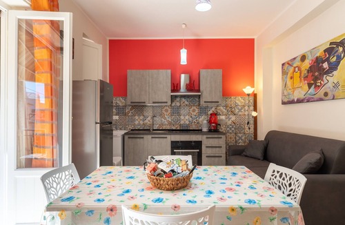 Porticello House | Holiday Home 'Leondoro - Pirandello' with Balcony and Wi-Fi