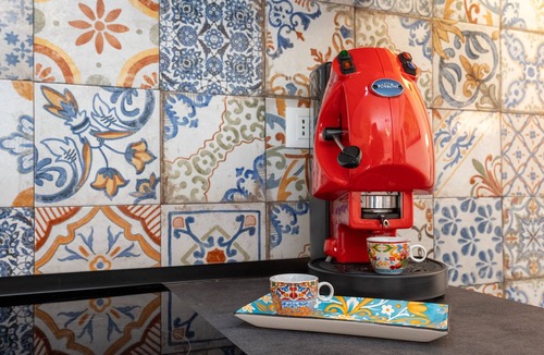 Porticello House | Holiday Home 'Leondoro - Pirandello' with Balcony and Wi-Fi
