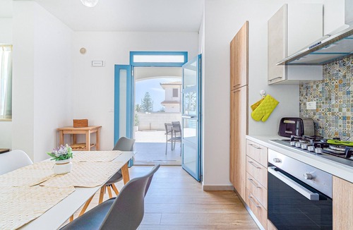 San Lorenzo House | Holiday Home "Misalmar 1" with Sea View, Garden & Wi-Fi