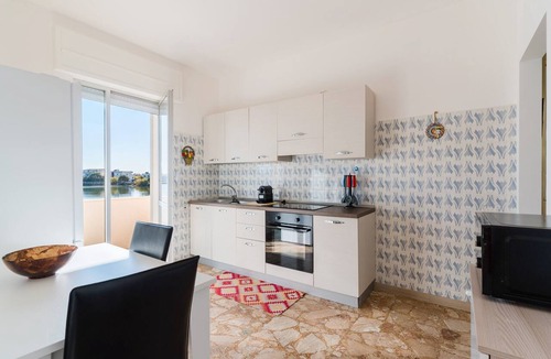 Scala di Furno House | Holiday Home 'Rosso' with Private Terrace, Wi-Fi and Air Conditioning