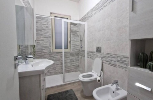 Coste Apartment | Holiday Home sul Corso - Comfortable and Ideal for groups of up to 7 people