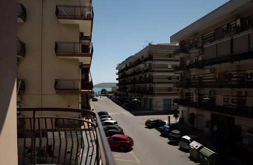 Crotone House | Holiday Home 'Vacanza Via Roma 103 F' with Sea View and Wi-Fi