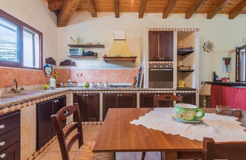 Syracuse House | Holiday Home "Villa Gabri" with Pool, Garden & Terrace
