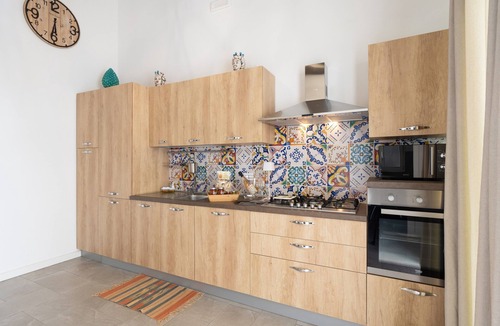 Menfi House | Holiday Home 'Villa Gioberta, Bertolino' with Shared Pool, Wi-Fi and Air Conditioning