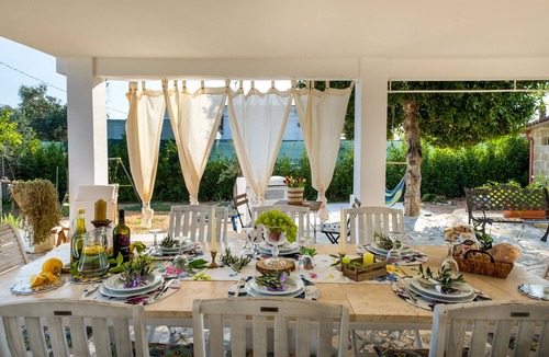 Il Monte House | Holiday Home Villa Grazia close to the Sea with Private Garden & Wi-Fi