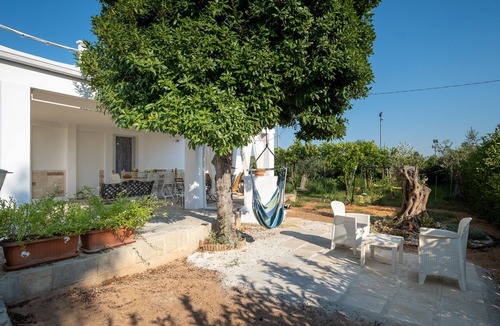 Il Monte House | Holiday Home Villa Grazia close to the Sea with Private Garden & Wi-Fi