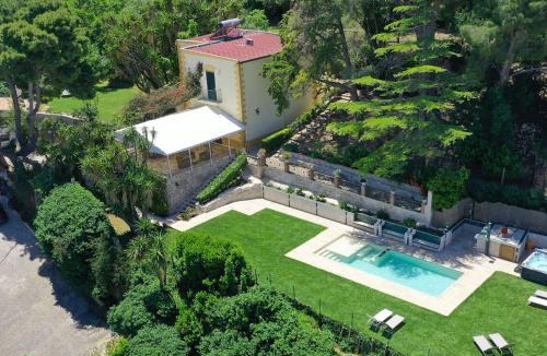 Alcamo House | Holiday Home Villa Tommaso Maruggi Jacuzzi und privater Pool by Interhome