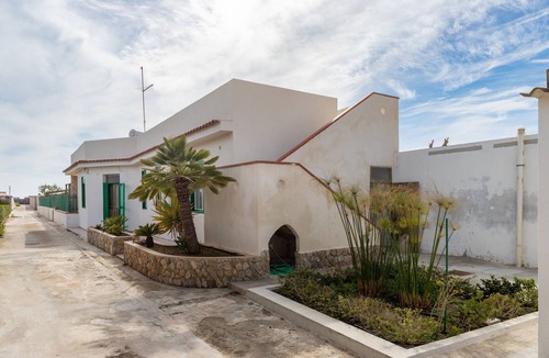 Granelli House | Holiday Home 'Villetta A Due Passi Dal Mare' with Private Terrace and Private Garden