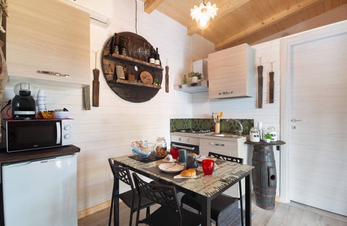 Piedimonte Etneo House | Holiday Home with Wi-Fi, Air Conditioning, Garden and Jacuzzi