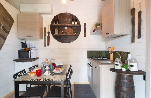 Piedimonte Etneo House | Holiday Home with Wi-Fi, Air Conditioning, Garden and Jacuzzi