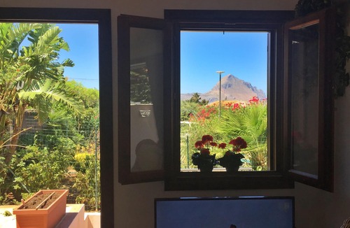 Macari Apartment | Holiday home with garden, sea view
