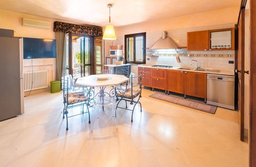 Pedara House | Holiday house Pedara for 1 - 11 persons with 4 bedrooms - Holiday home