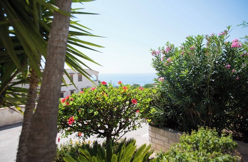 Tonnara di Bonagia Apartment | Holiday House With Panoramic View, Balcony, Wifi, and Near the Sea