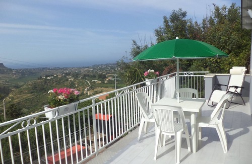 Castellammare del Golfo Villa | Holiday home villa Bellavista