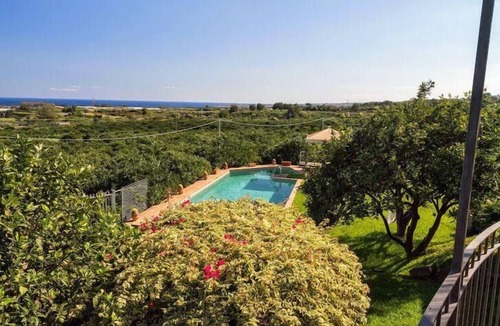Fiumefreddo di Sicilia House | Holiday house Fiumefreddo di Sicilia for 1 - 4 persons with 2 bedrooms - Holiday home