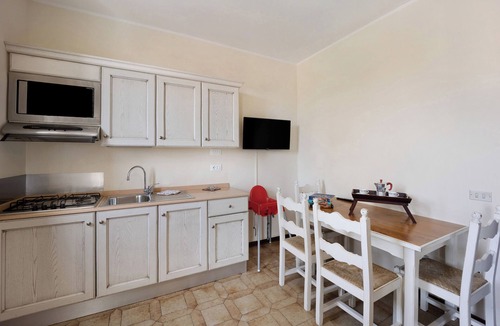 San Bartolomeo al Mare House | Holiday Home 'E6-12 Bilocale Borgo Rovere' close to the Sea with Balcony & Wi-Fi