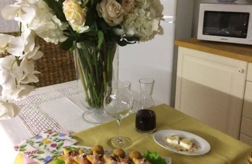 Battipaglia Apartment | Home Manfredi: Studio apartments and rooms with free parking and a kitchen.