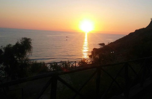 Crotone House | Homerez - 10 m away from the beach! House for 4 ppl. with shared pool at Crotone