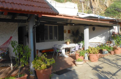 Taureana House | Homerez - 100 m from the beach! Beautiful house for 3 pers. with sea view in Palmi