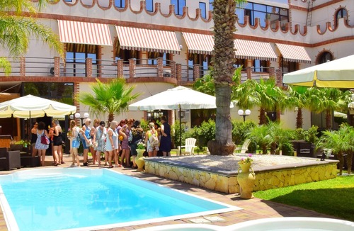Vaccarizzo Apartment | Homerez - 50 m away from the beach! Appartement for 3 ppl. with shared pool