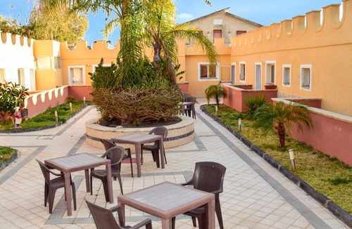 Vaccarizzo Apartment | Homerez - Apartment in Catania, Pool