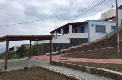Malfa House | Homerez - Beautiful house for 6 ppl. with sea view, garden and terrace at Malfa