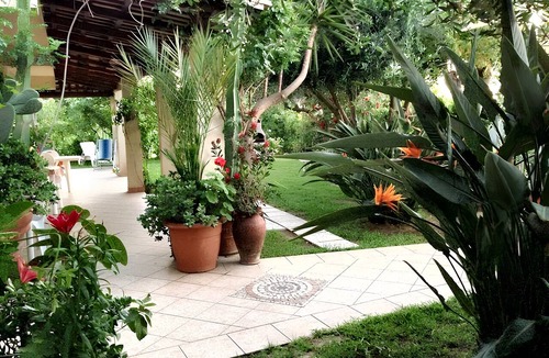 Parghelia Apartment | Homerez - Bright House in Vibo Valentia, Shared Pool