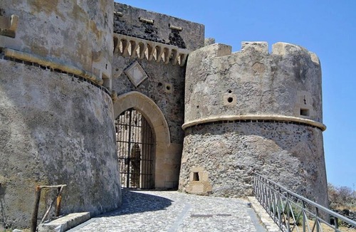 Milazzo House | Homerez - Charming Milazzo House for 6 Guests