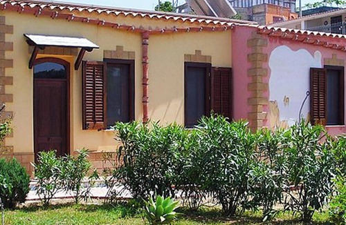 Balestrate Villa | Homerez - Charming Villa in Balestrate with Garden