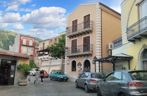 Montagnareale Apartment | Homerez - Mountain-view apartment
