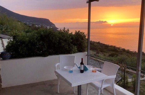 Malfa Apartment | Homerez - Nice studio for 2 ppl. at Malfa