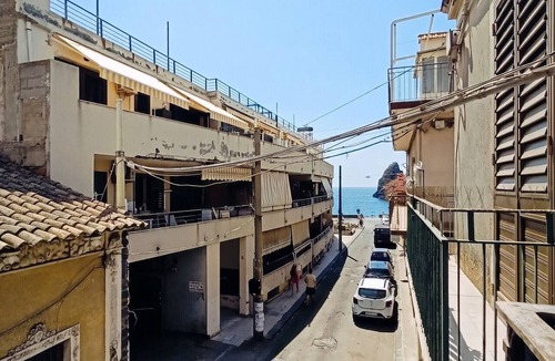 Aci Trezza Apartment | Homerez - Sea view apartment in Aci Trezza