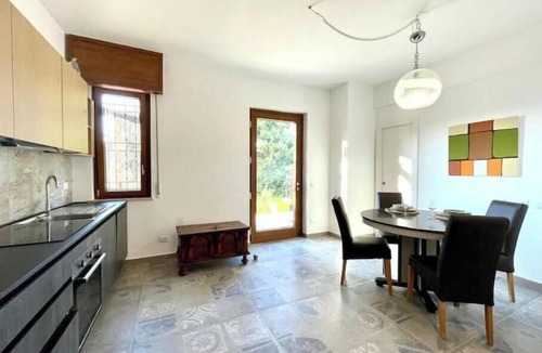 Garlenda Apartment | Hostdomus - The Rock