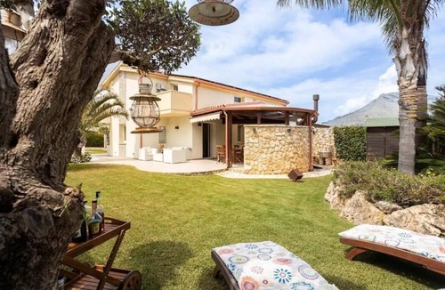 Castellammare del Golfo Villa | |Hot whirlpool|Private|Wi-fi|BBQ by Proger