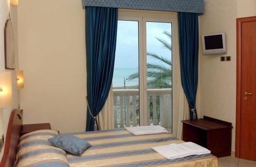 Gizzeria Hotel | Hotel Cridda