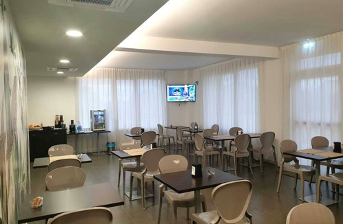 Chiaramonte Gulfi Apartment | Hotel Grel - Modern Comfort with a View of the Iblei Mountains x4