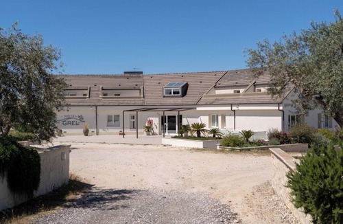 Chiaramonte Gulfi Apartment | Hotel Grel - Modern Comfort with a View of the Iblei Mountains x5