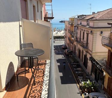 Giardini Naxos Hotel | Hotel La Rusticana