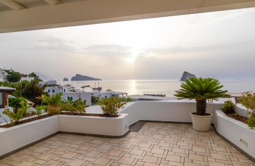 Panarea Hotel | Hotel La Terrazza